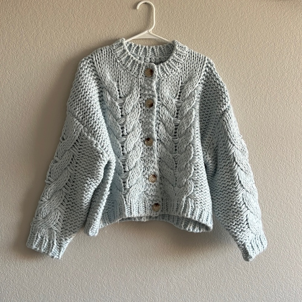 Chunky blue sweater
